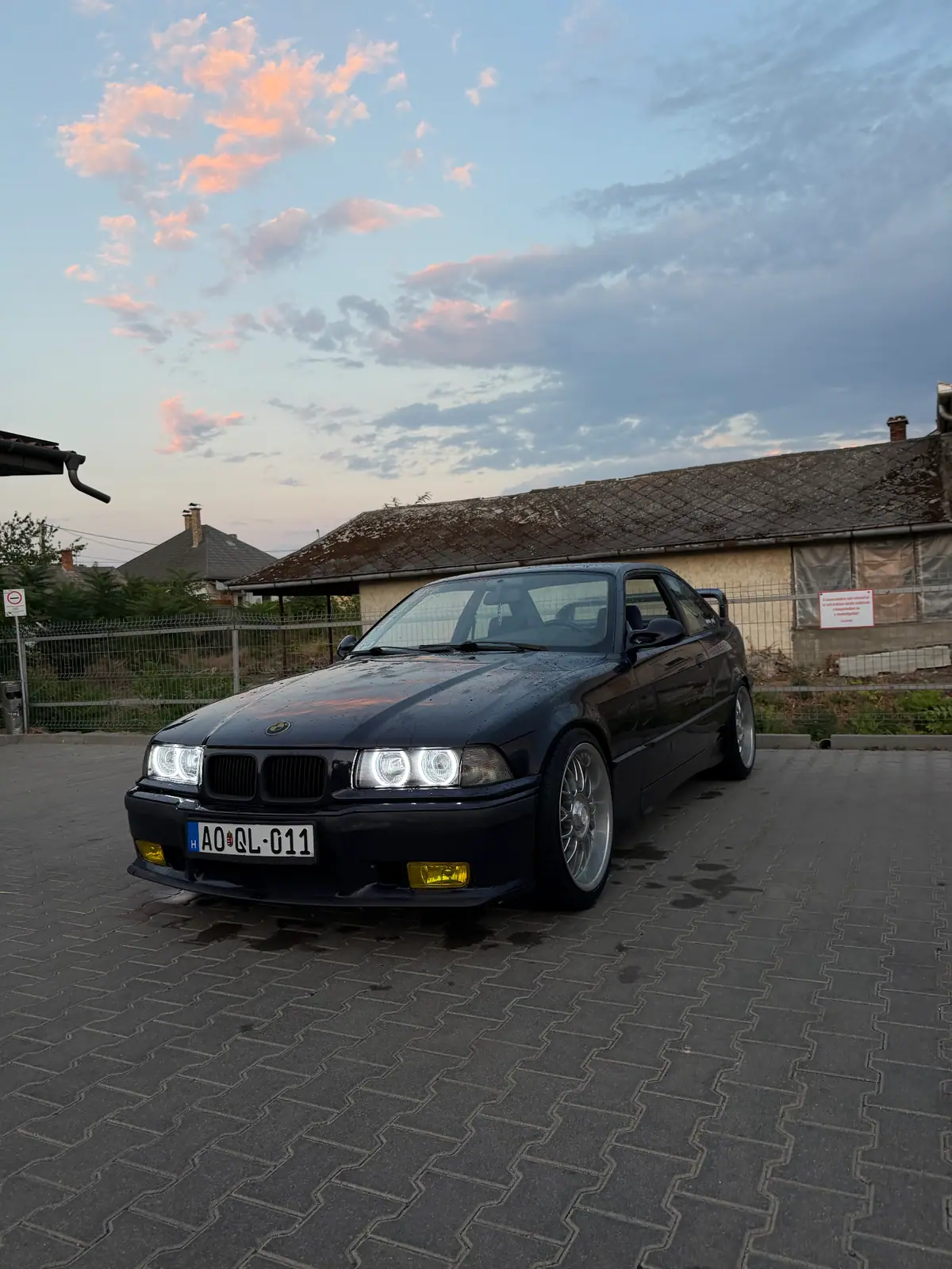 BMW 320i