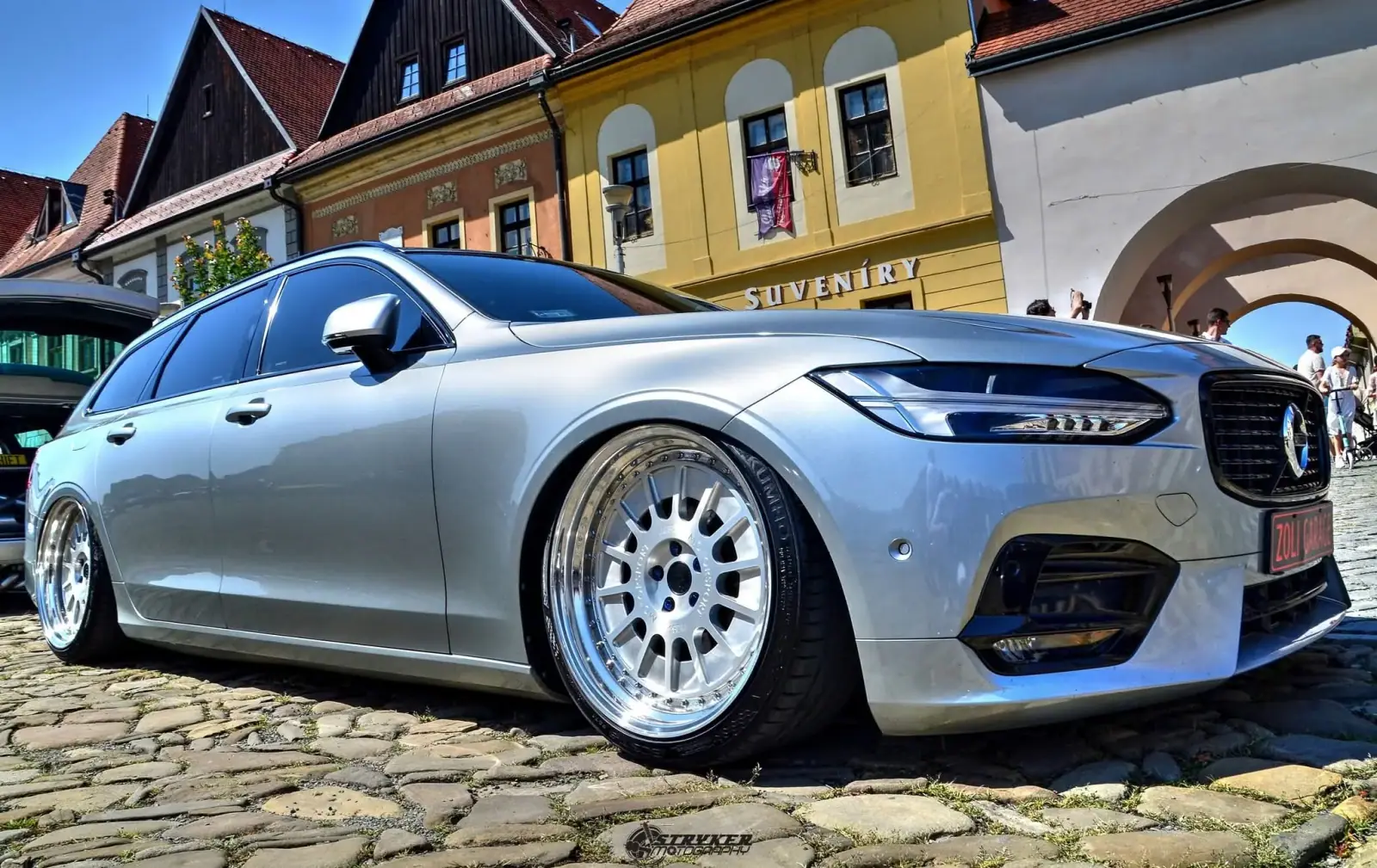 Volvo V90